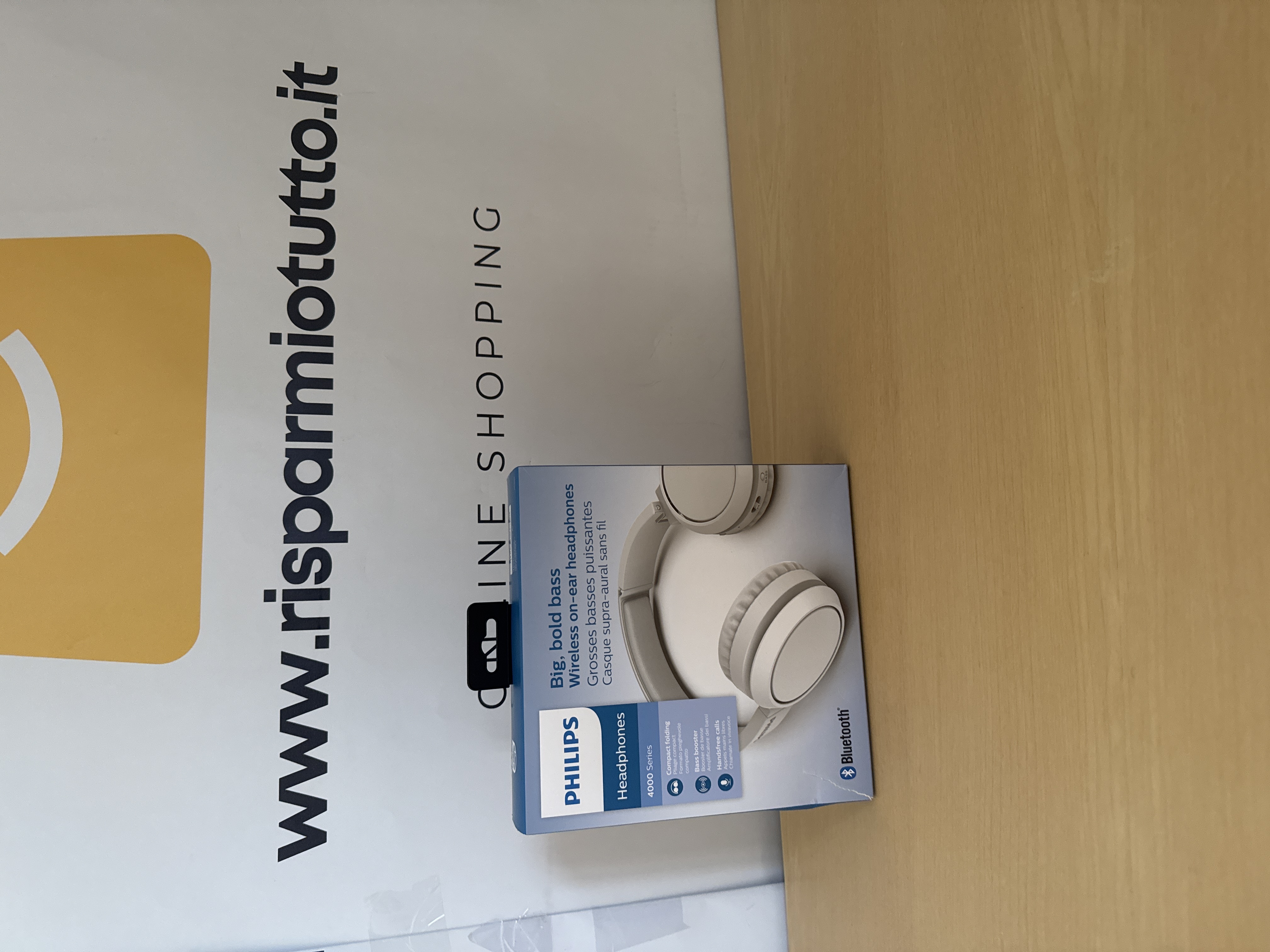Philips H4205WT/00 Cuffie Bluetooth con Tasto Bass Boost, Bluetooth, 29 Ore di Riproduzione, Funzione Ricarica Rapida, Isolamento dai Rumori, Richiudibile, Bianco White, On Ear, Foldable 4205